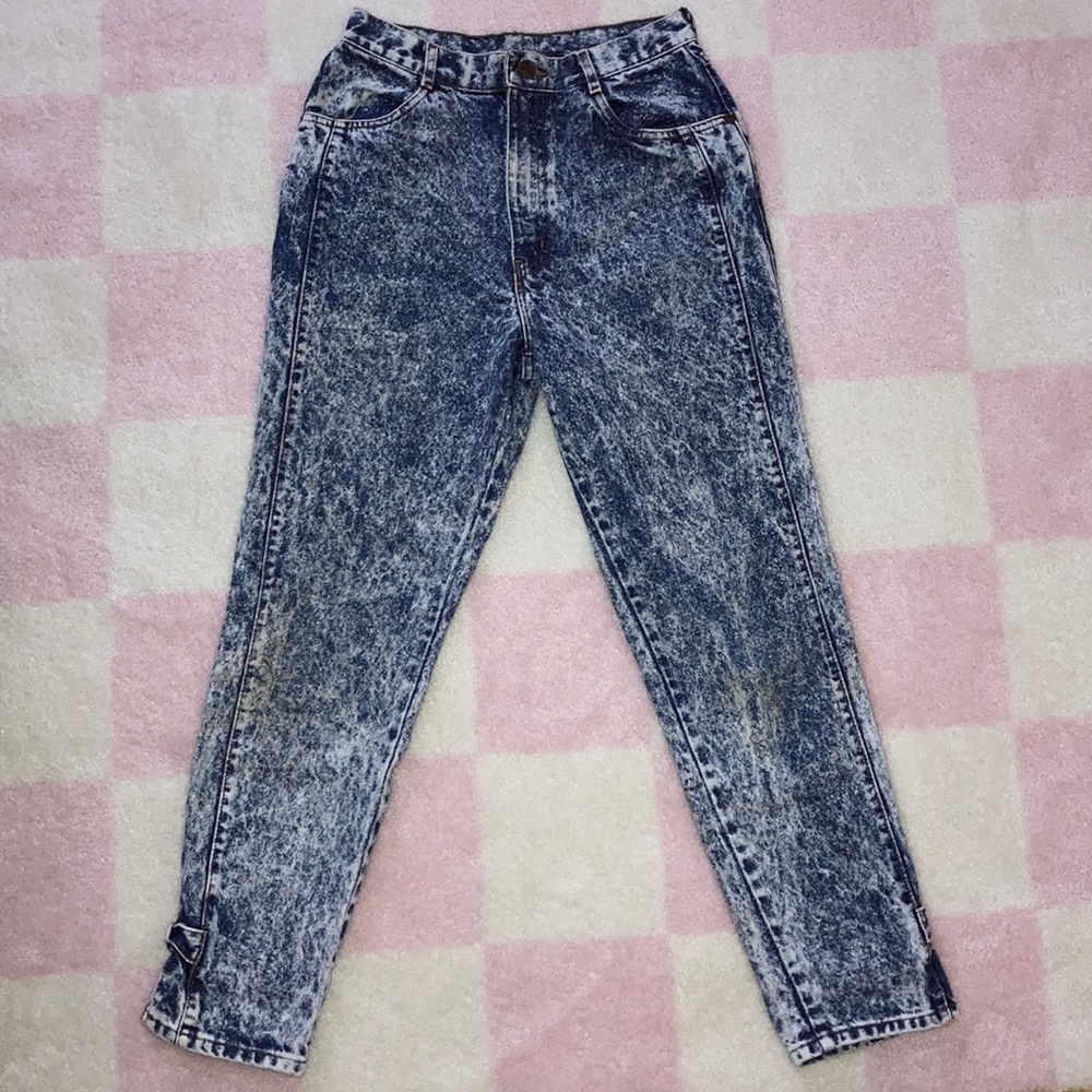 *VINTAGE* High-Waisted Chic Jeans